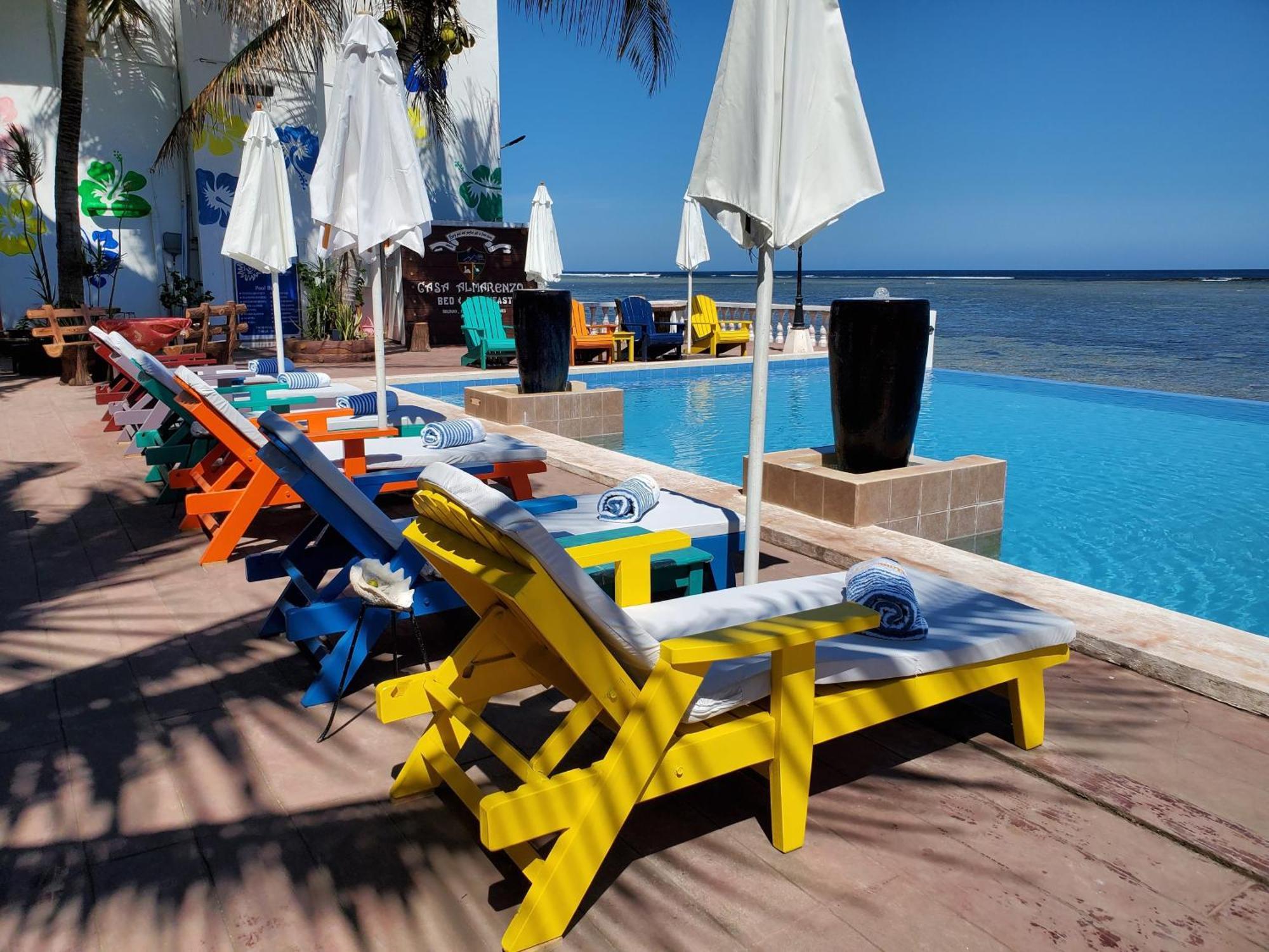 Casa Almarenzo Bed & Breakfast Bolinao Екстер'єр фото