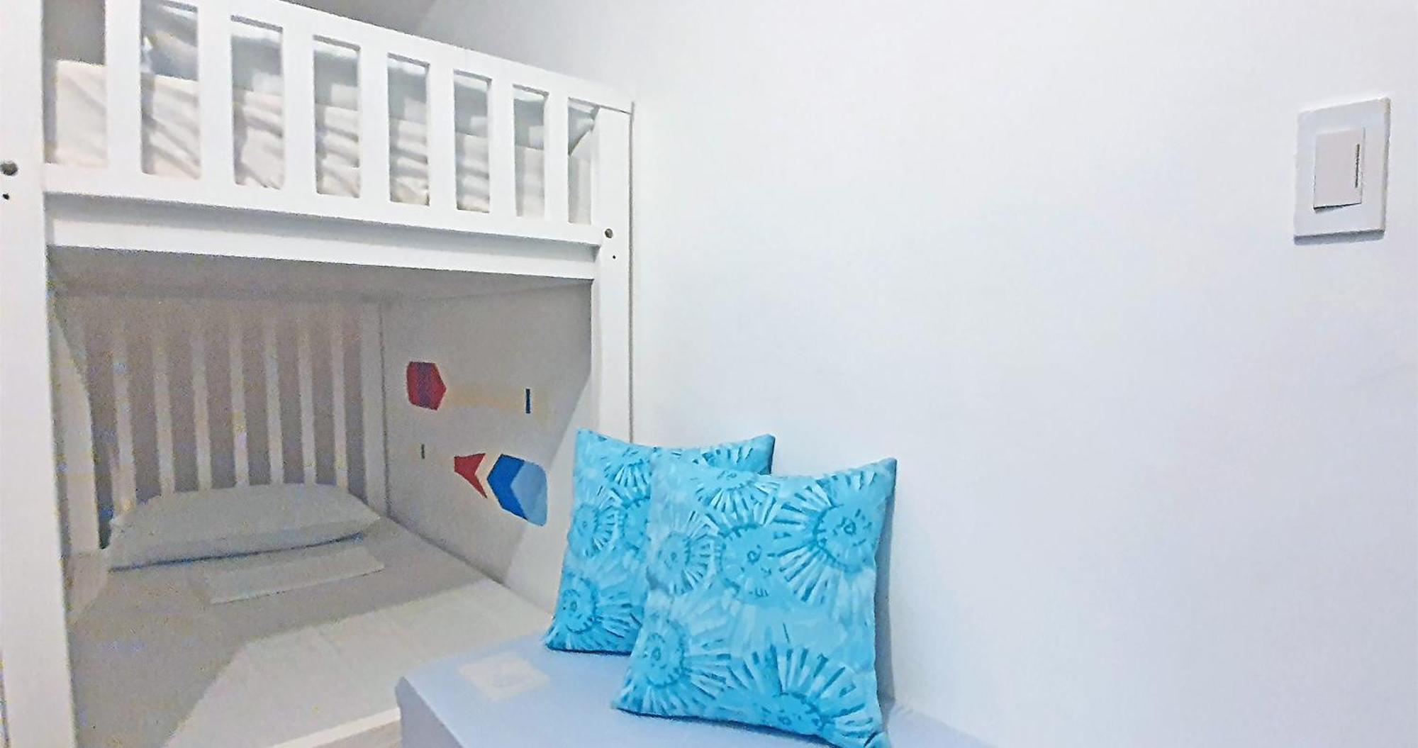Casa Almarenzo Bed & Breakfast Bolinao Екстер'єр фото