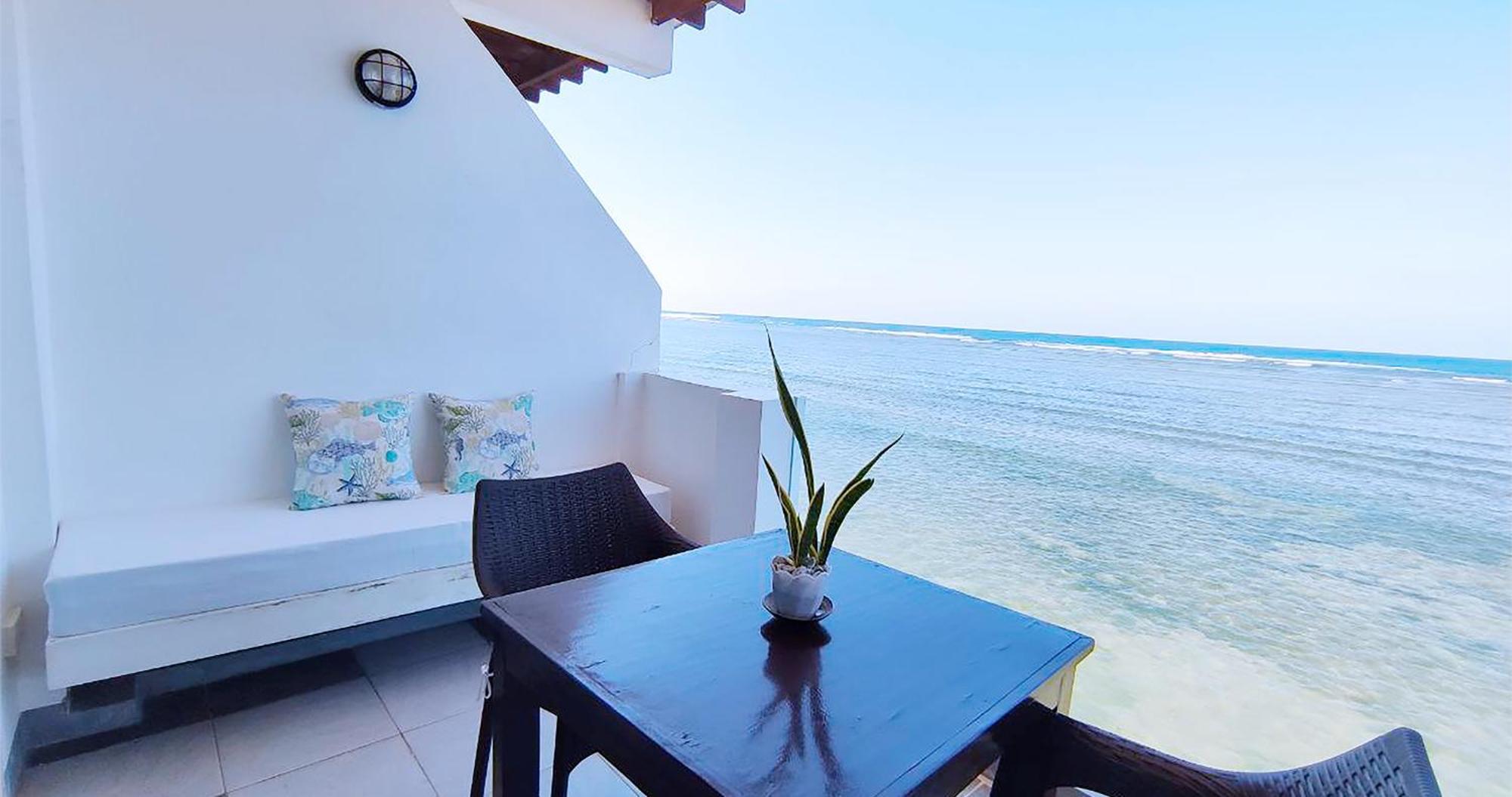 Casa Almarenzo Bed & Breakfast Bolinao Екстер'єр фото