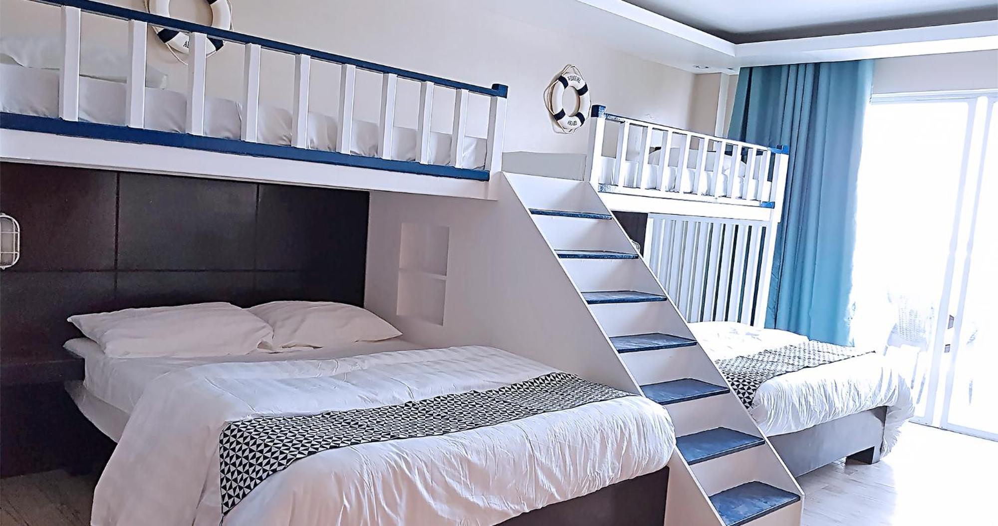 Casa Almarenzo Bed & Breakfast Bolinao Екстер'єр фото