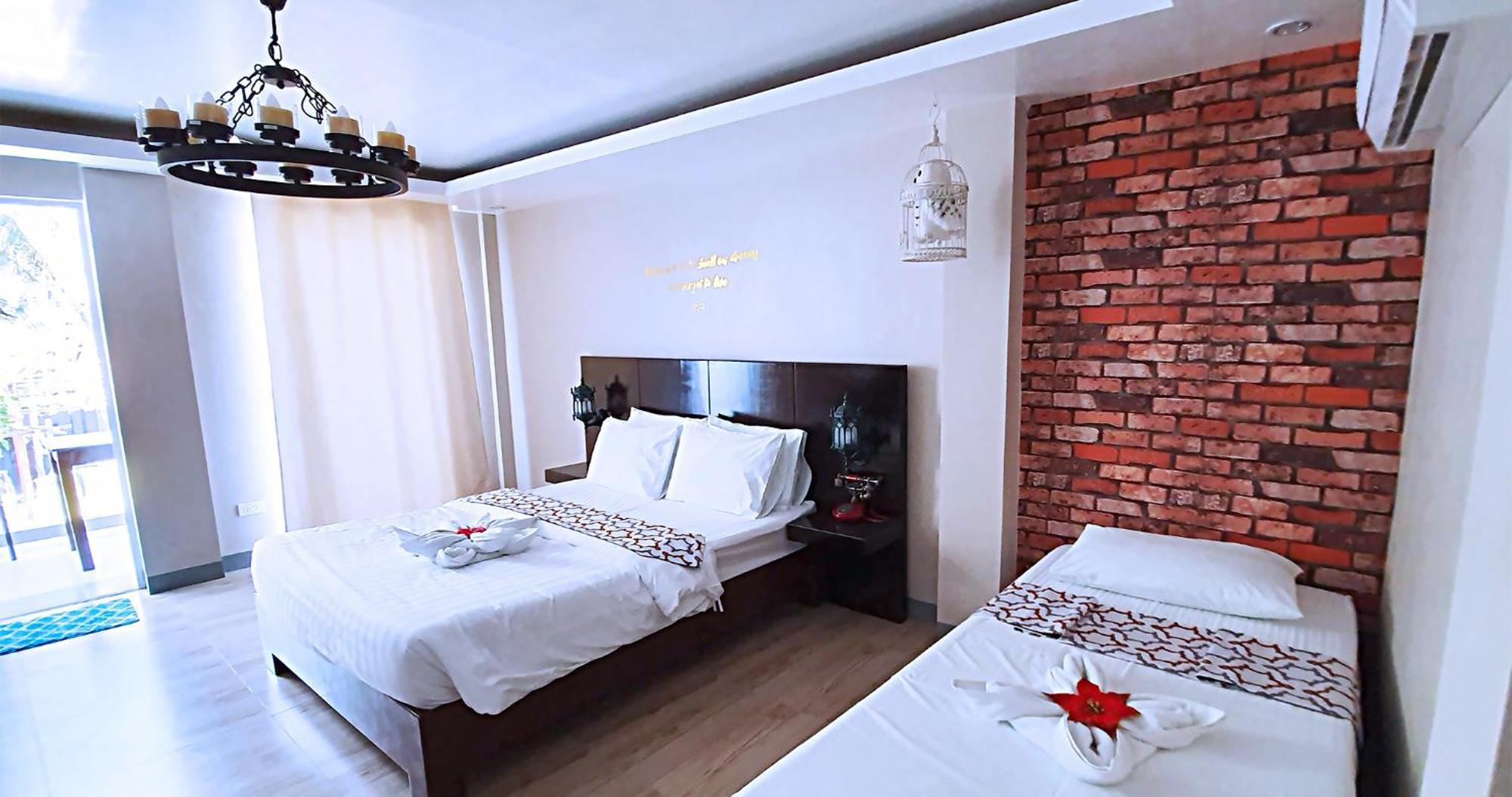Casa Almarenzo Bed & Breakfast Bolinao Екстер'єр фото