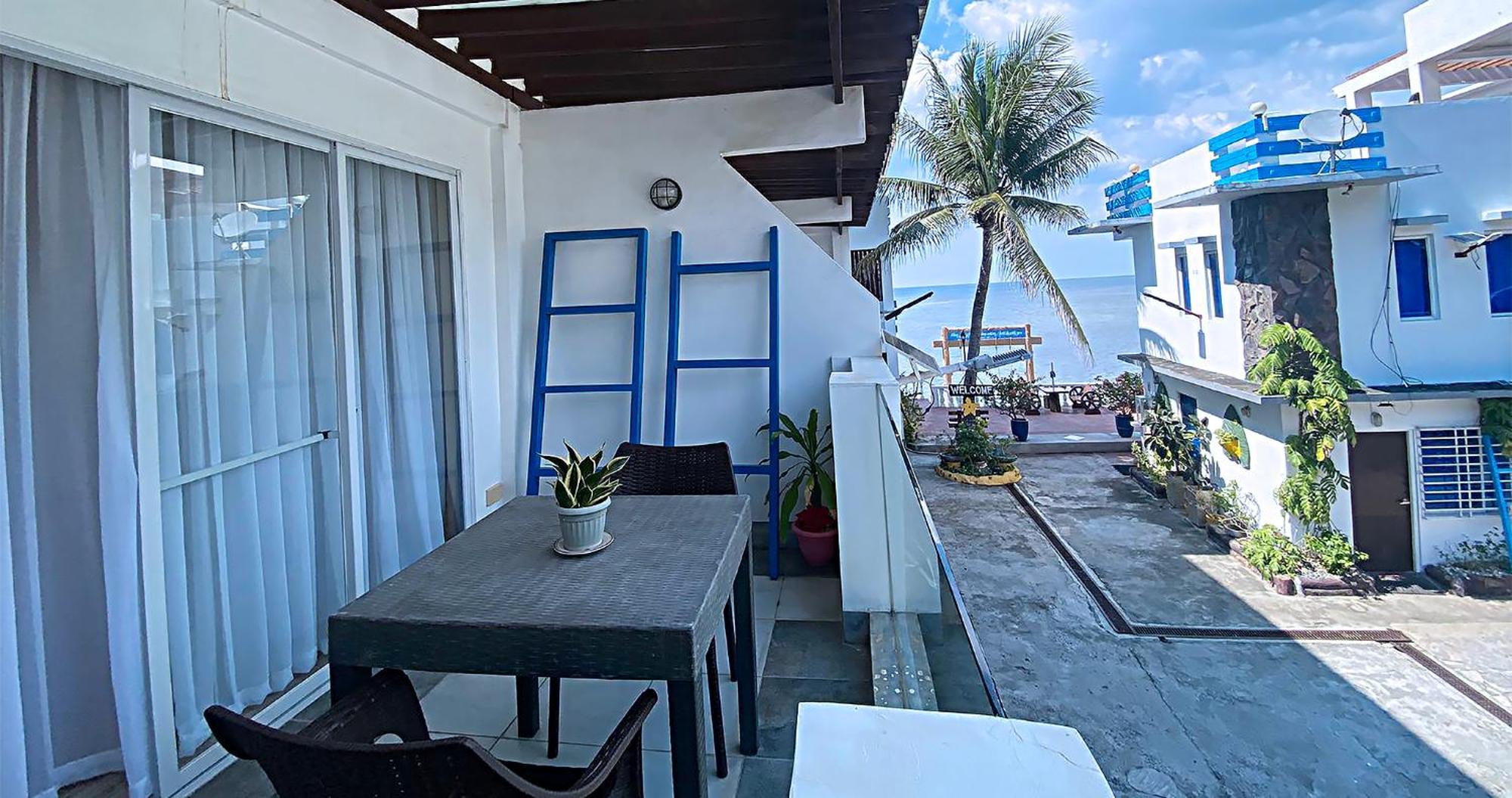 Casa Almarenzo Bed & Breakfast Bolinao Екстер'єр фото