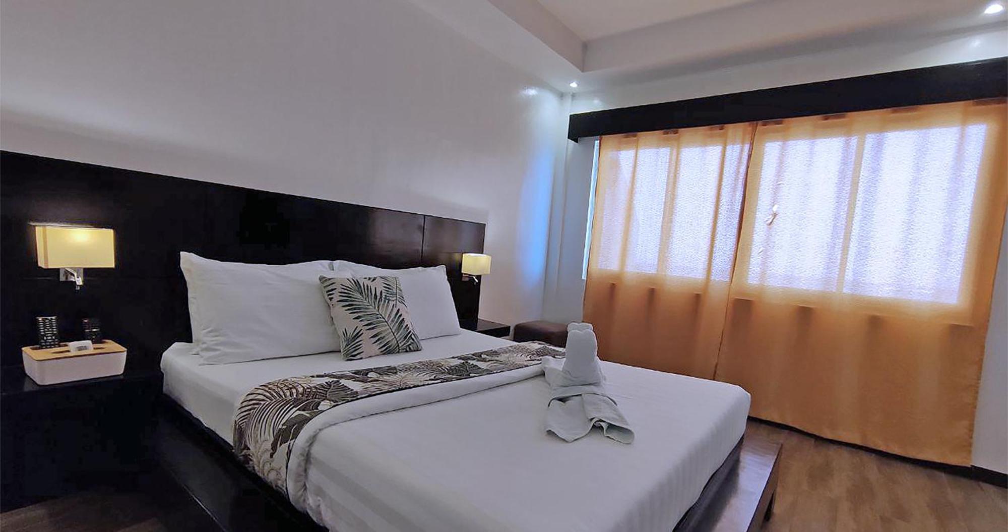 Casa Almarenzo Bed & Breakfast Bolinao Екстер'єр фото