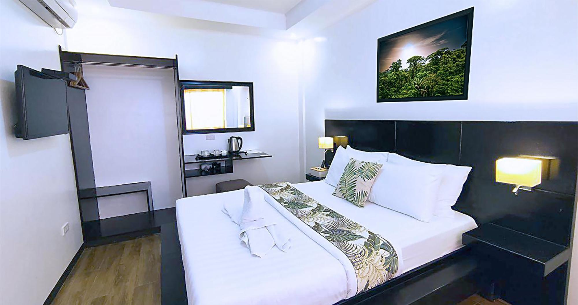Casa Almarenzo Bed & Breakfast Bolinao Екстер'єр фото