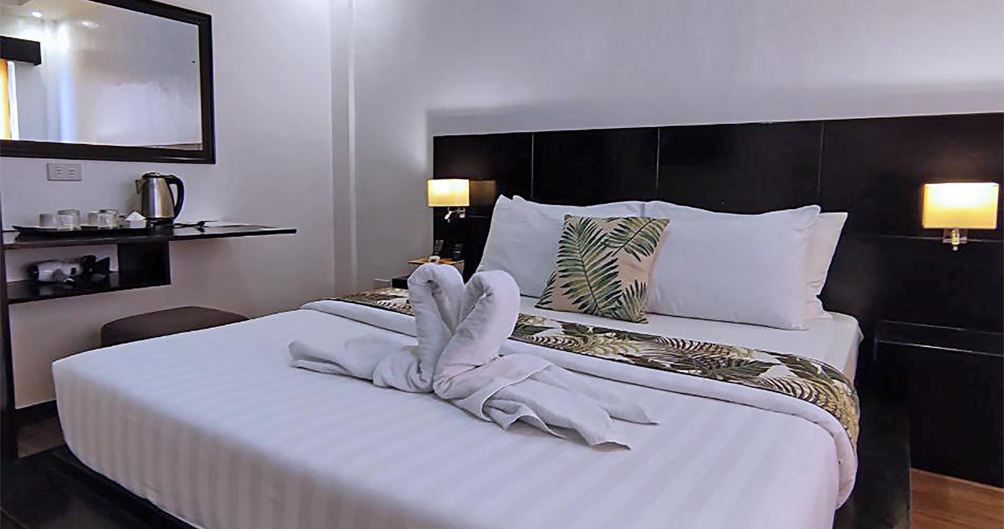 Casa Almarenzo Bed & Breakfast Bolinao Екстер'єр фото