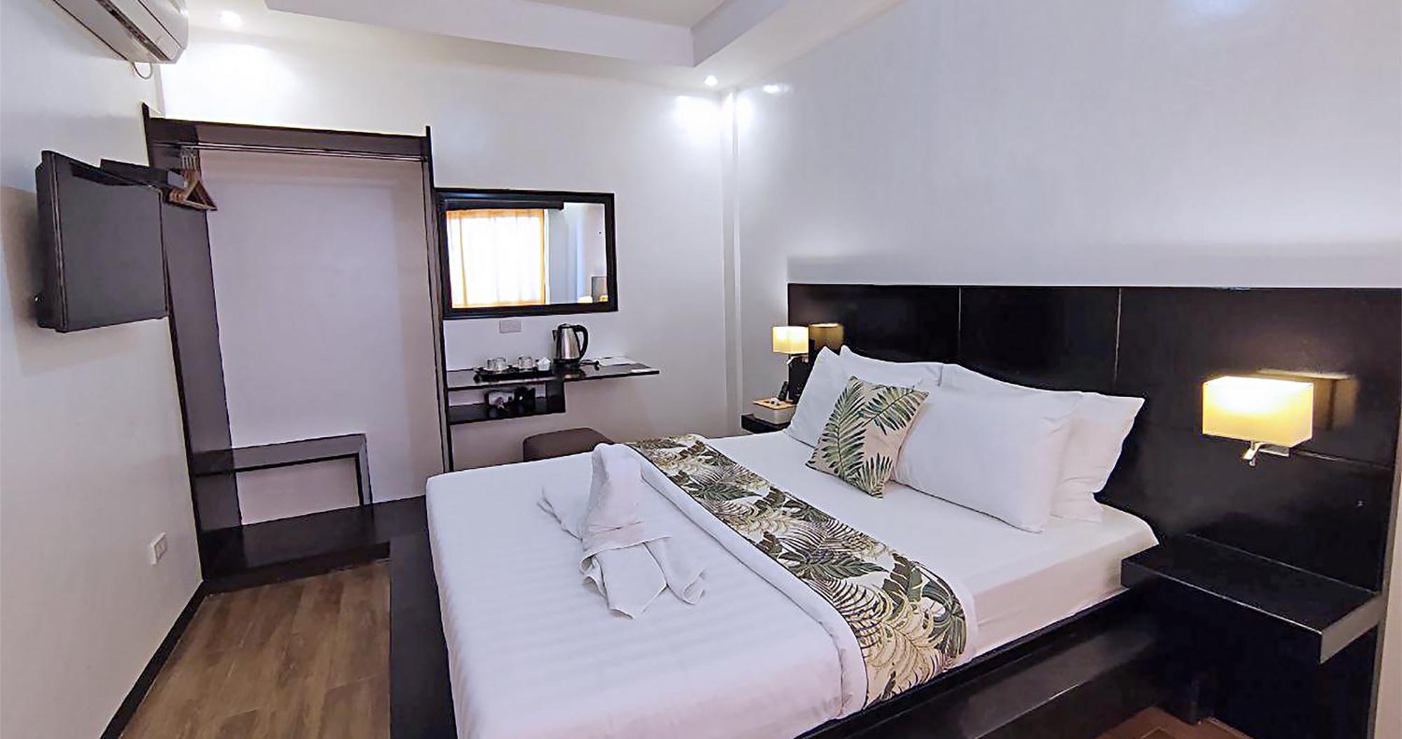 Casa Almarenzo Bed & Breakfast Bolinao Екстер'єр фото