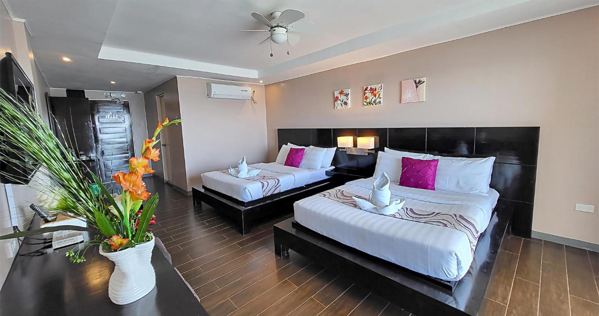 Casa Almarenzo Bed & Breakfast Bolinao Екстер'єр фото