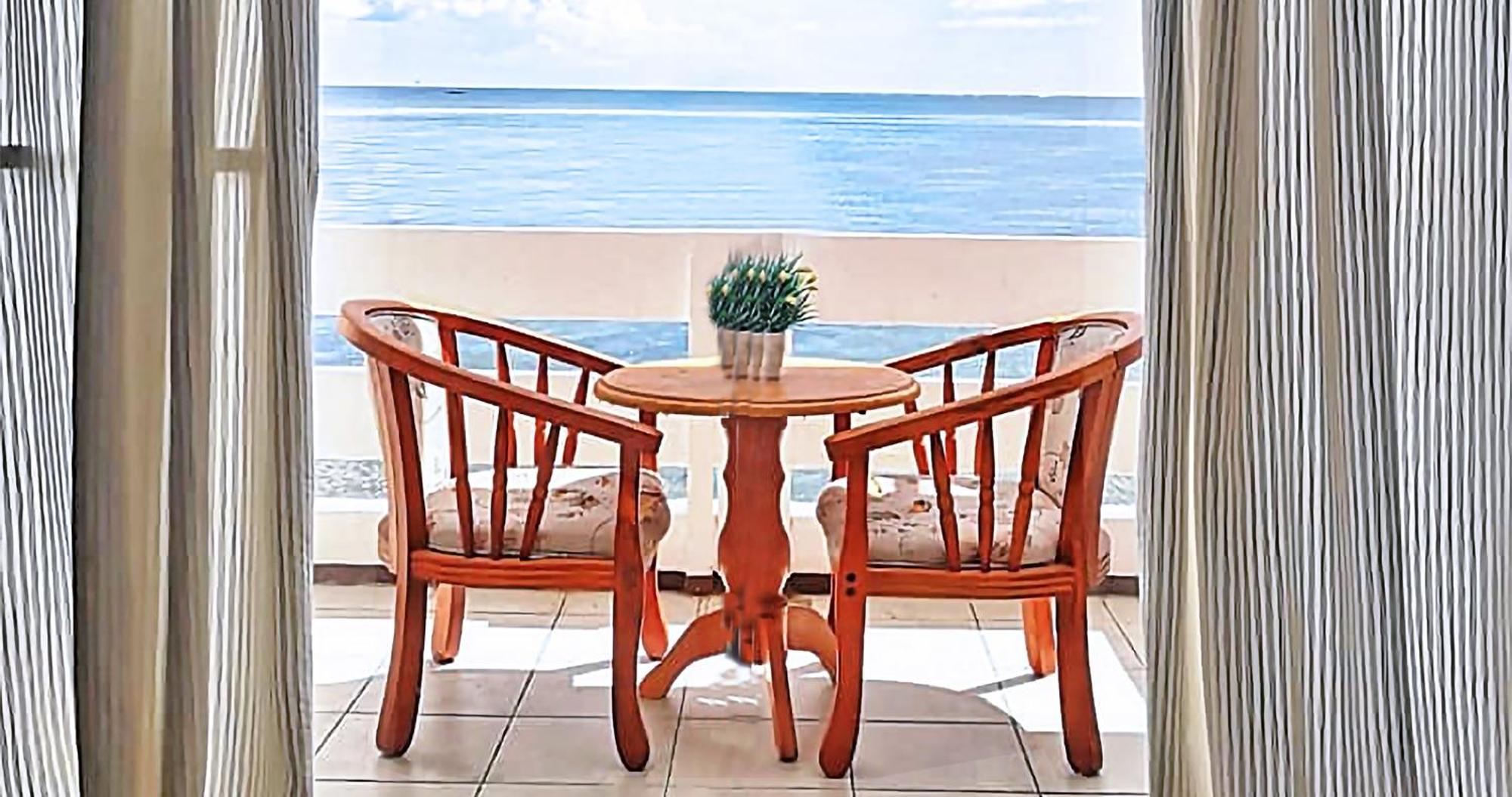 Casa Almarenzo Bed & Breakfast Bolinao Екстер'єр фото