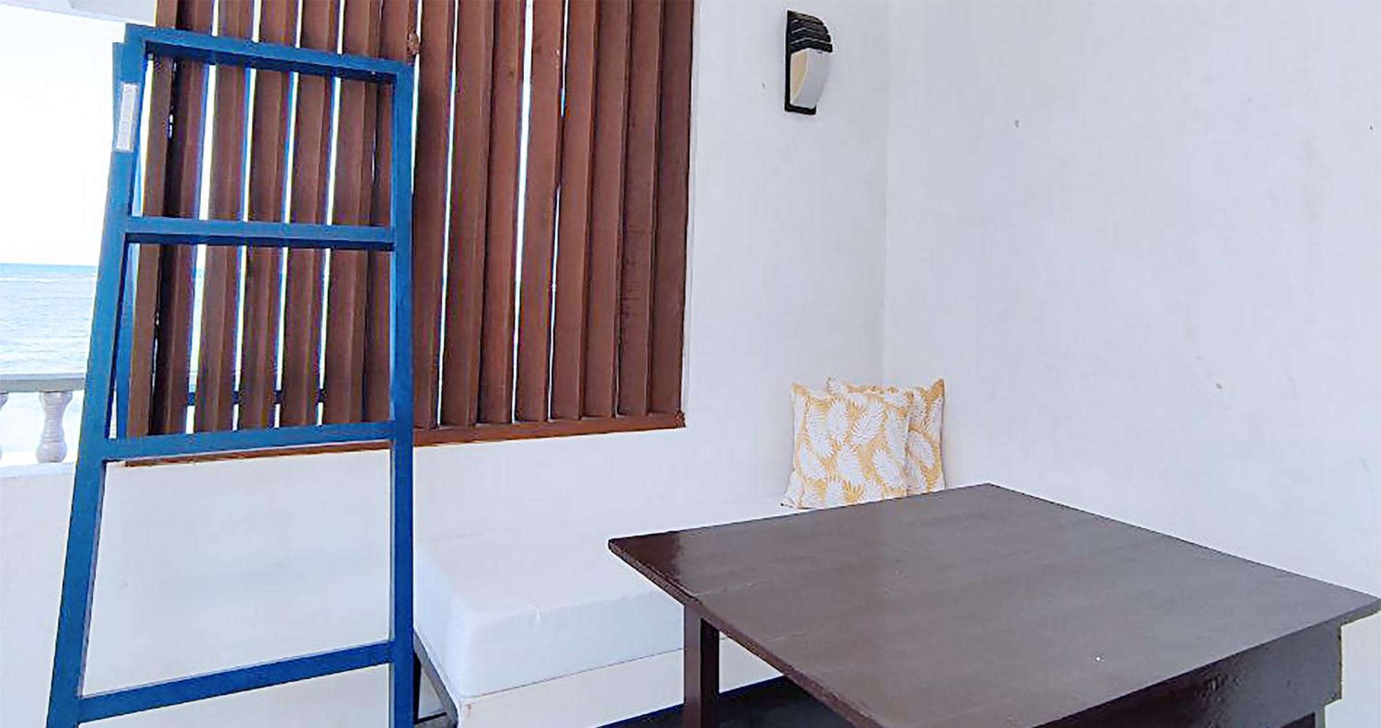 Casa Almarenzo Bed & Breakfast Bolinao Екстер'єр фото