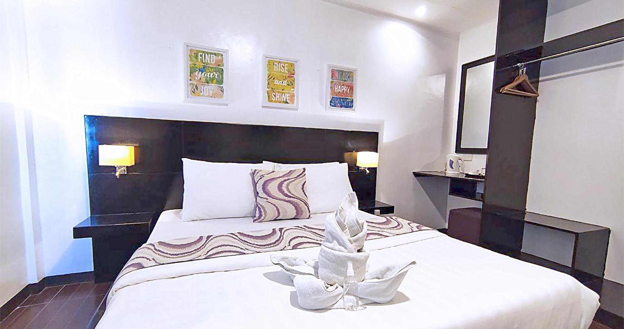 Casa Almarenzo Bed & Breakfast Bolinao Екстер'єр фото