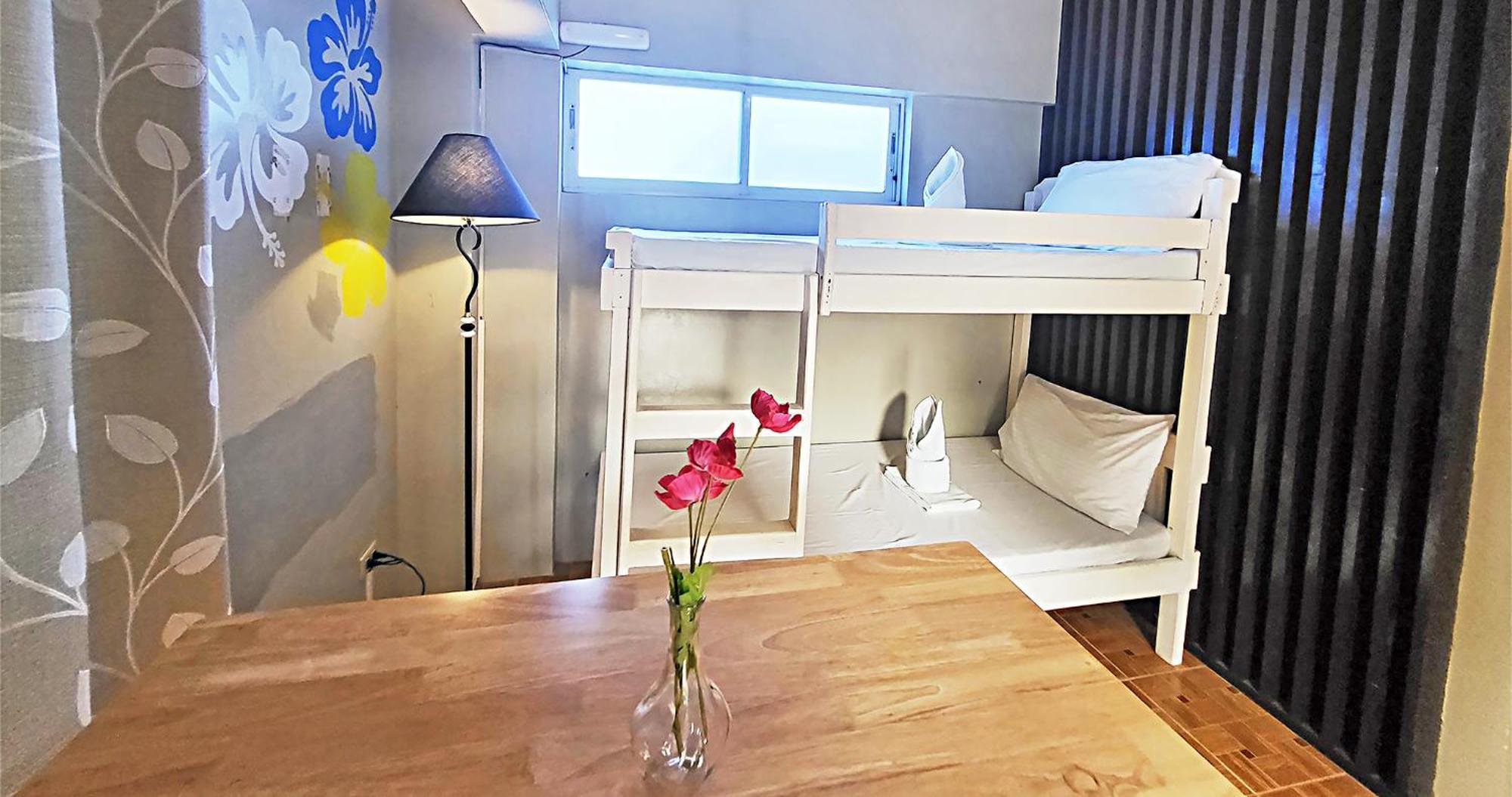 Casa Almarenzo Bed & Breakfast Bolinao Екстер'єр фото