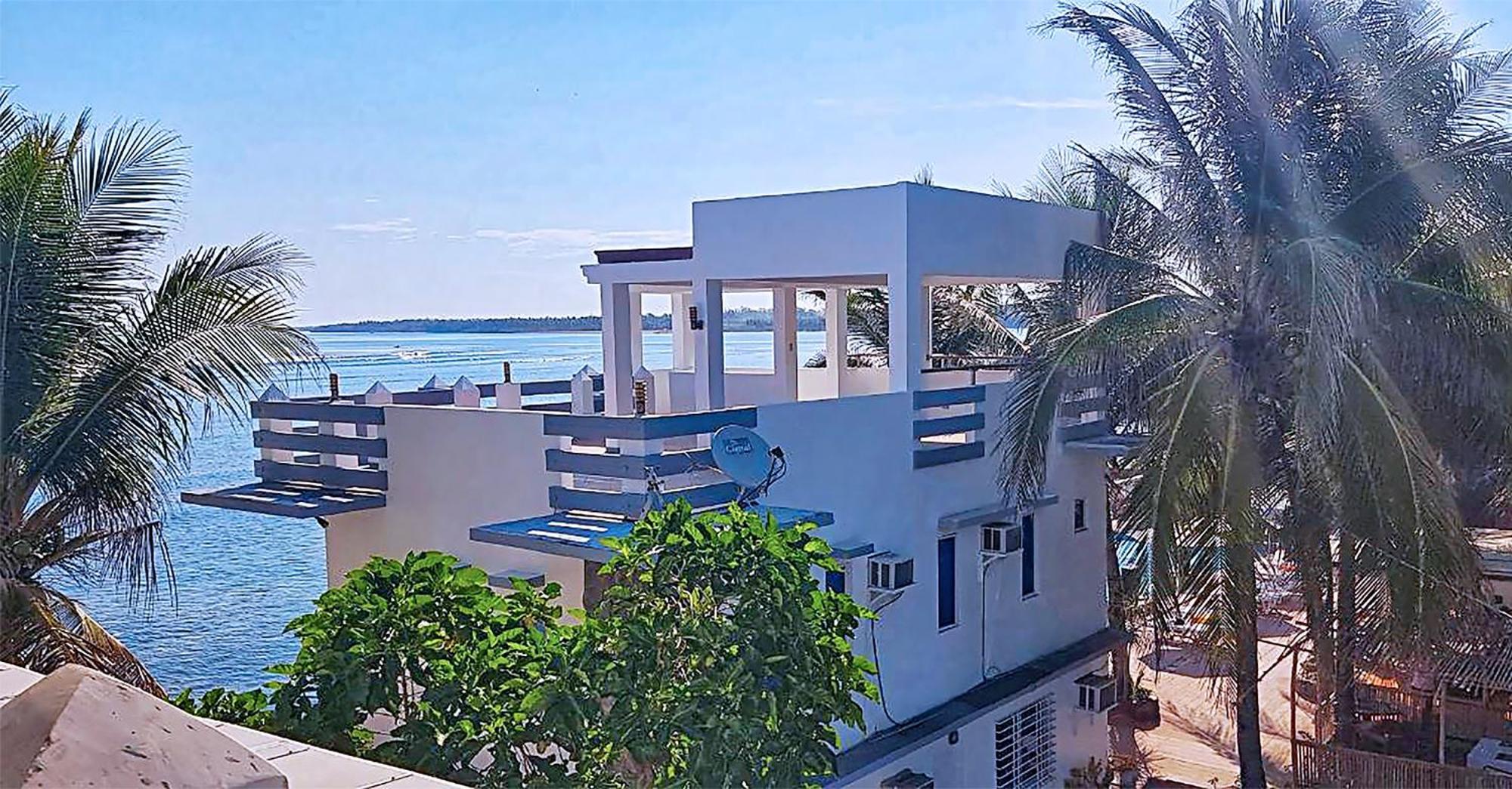 Casa Almarenzo Bed & Breakfast Bolinao Екстер'єр фото
