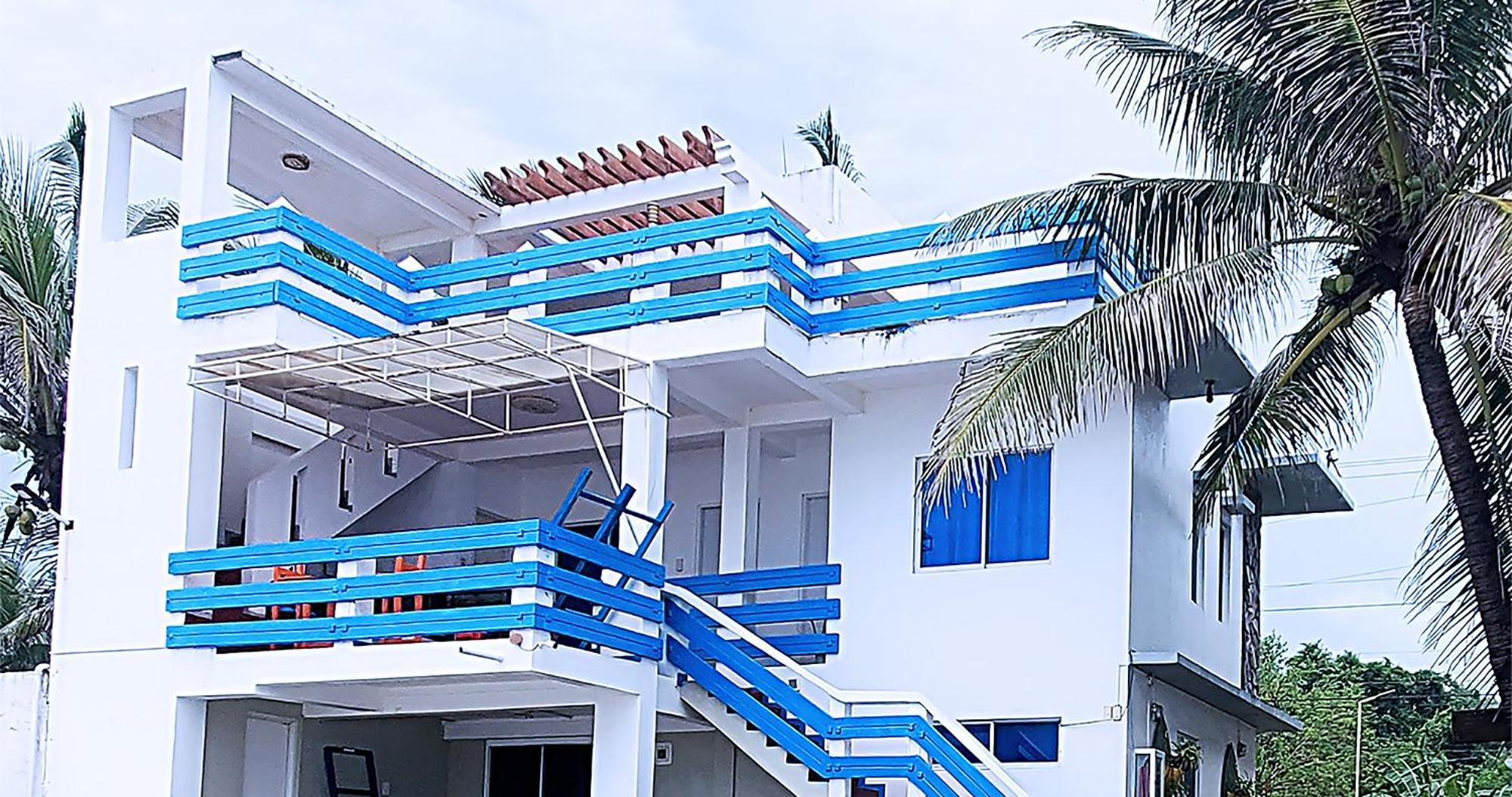Casa Almarenzo Bed & Breakfast Bolinao Екстер'єр фото